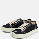 Stylish Canvas Tabi Lows: Iconic Split-Toe Sneakers, Free Socks