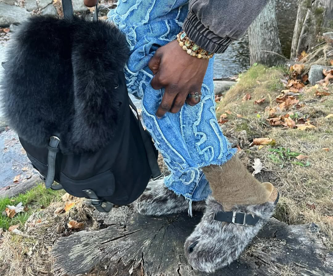 Iconic GOAT Tabis: Faux Fur Comfort Shoes with Suede Footbed, Free Socks